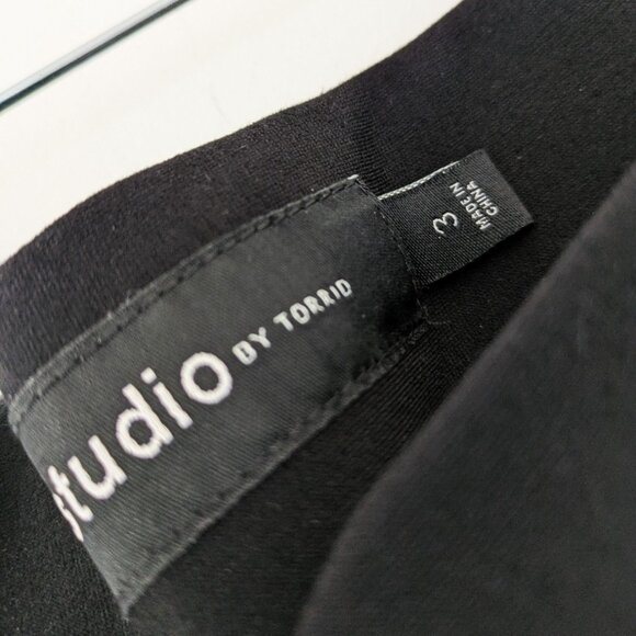 Torrid Plus Size Midi Studio Luxe Ponte Pencil Skirt - size 22-24 - Picture 6 of 9